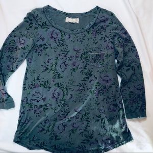 t.la .. Anthropology shirt.. size M .. 0066